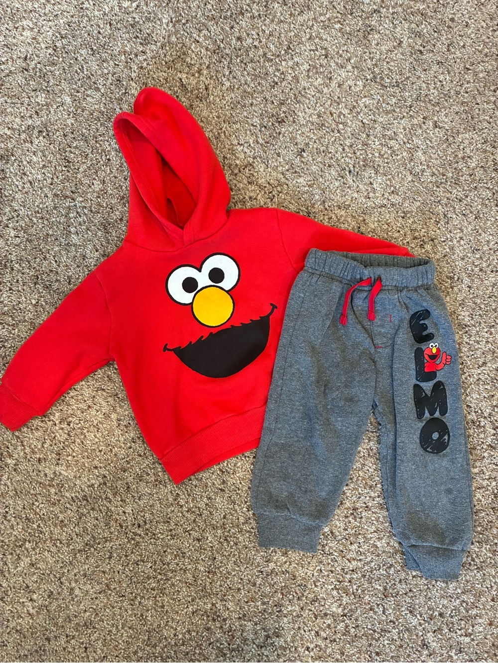 Sesame Street Red Elmo Hoodie and Gray Joggers ❤️
